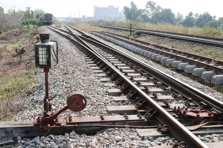 The steel rails are strong. Support as much weight A long Long lifetime