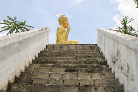 Buddha head The sculpture is a unique work of art. Unique artisans Is an exclusive Antiques A thing to worshipの写真素材