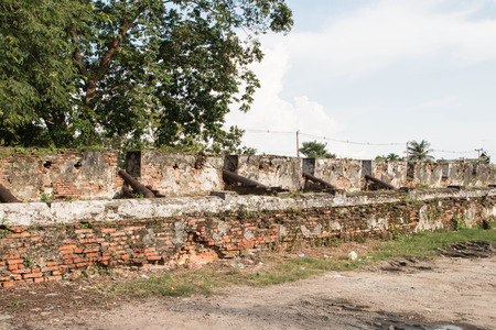 Artillery gun with a mean of 20 mm or more wide muzzle. The mid to long range. With destruction The bullet fired by the pressure of the combustion gases to travel underground ammunition away.の写真素材