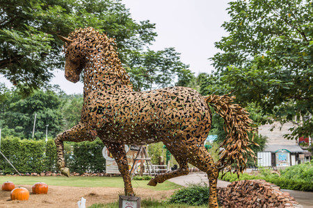 Disneyland is a place that offers players such as roller coasters, including a Viking ship on display, such as parades, shows, cartoon shows, some of which was classified as a water park.の写真素材