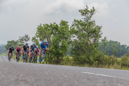 CHACHOENGSAO, THAILAND - APRIL 3:
People who do not know many cyclists in the race.
April 3, 2561. Chachoengsao Province. Thailand.のeditorial素材