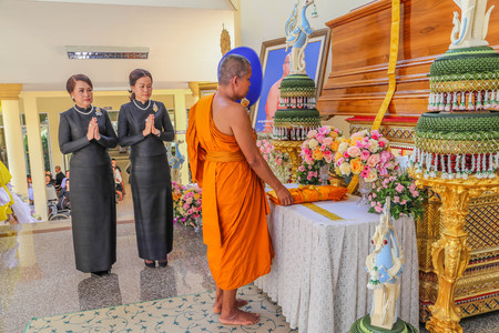 Funeral rites in Thailand is divided into three ceremonies, including burial ceremony watering funeral liturgy. Ceremony and Jacques in the business The ceremony is to start bathing the corpse.のeditorial素材