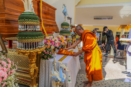 Funeral rites in Thailand is divided into three ceremonies, including burial ceremony watering funeral liturgy. Ceremony and Jacques in the business The ceremony is to start bathing the corpse.のeditorial素材