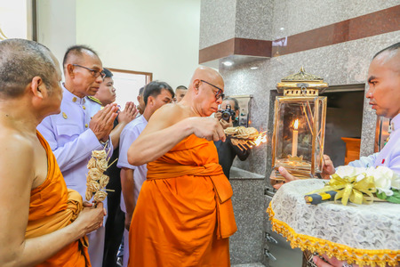 Funeral rites in Thailand is divided into three ceremonies, including burial ceremony watering funeral liturgy. Ceremony and Jacques in the business The ceremony is to start bathing the corpse.のeditorial素材