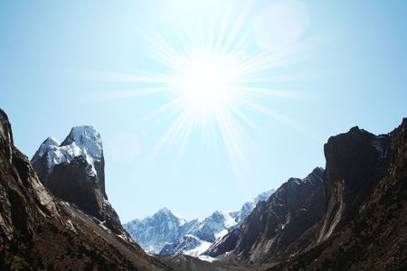 Sun in mountainsの写真素材