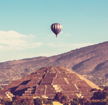 Pyramid of the Sun  Teotihuacan  Mexico の写真素材