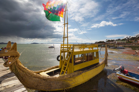 Totora boat on the Titicaca lake in Boliviaの写真素材