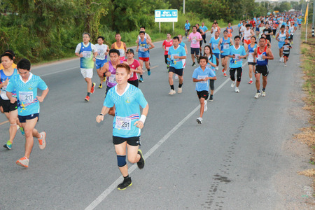 CHONBURI  THAILAND - AUGUST 12: Unidentified marathon runner at Sirikit hospital mini-half marathon 2014 on AUGUST 12, 2014  in Chonburi, Thailand.のeditorial素材