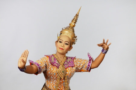 BANGKOK, THAILAND - JANUARY 15: Thai Traditional Dress. This is the ancient acting of Khon-Thai classical masked ballet in Thailand, January 15, 2012 in Bangkok, Thailand.のeditorial素材