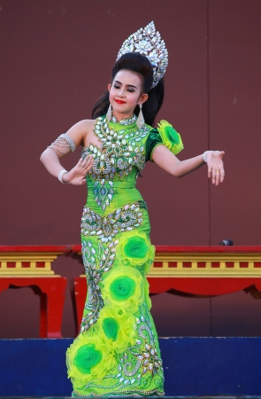 BANGKOK, THAILAND - MARCH 23: Thai Traditional Dress. This is the ancient acting of Likay-Thai in Thailand, March 23, 2013 in Bangkok, Thailand. のeditorial素材