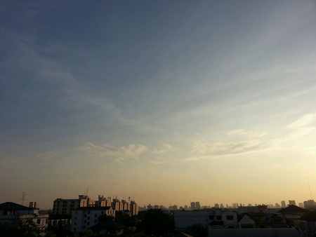 Blue and gold sky before sunsetの素材
