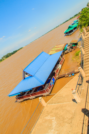 Raft Float Food shop on Mekong River with blue sky background at Nong Khai Province, Thailandのeditorial素材
