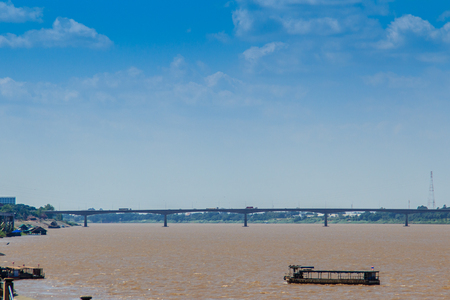 Ship cargo between Thailand - Lao during across Mekong river at Nongkhai Province, Thailand.のeditorial素材