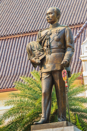 The brass statue of King Chulalongkorn (Rama V) at Phra Ramratchaniwet Palace (Wang Ban Peun), former the king Rama 5 palace, one of the main public tourist attractions in Phetchaburi, Thailandのeditorial素材