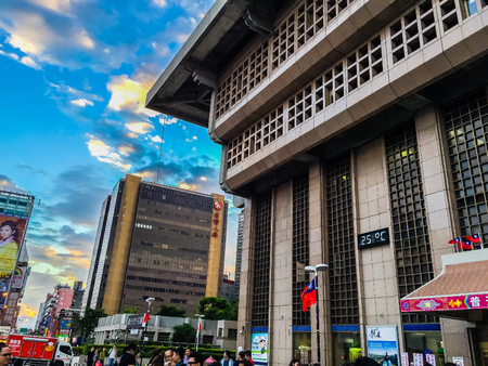 Taipei, Taiwan - November 20, 2015: View at the Taiwan High Speed Rail (HSR) Taipei Main Station. The high speed railway has become the most important transportation that runs approximately 345 km along the west coast of Taiwan.のeditorial素材
