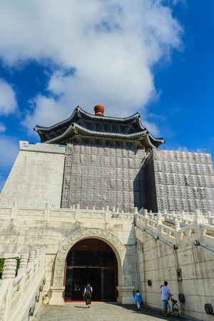 Taipei City, Taiwan - November 22, 2016: The National Chiang Kai-shek Memorial Hall is a national monument, landmark and tourist attraction erected in memory of Chiang Kai-shek, former President of the Republic of China. It is located in Zhongzheng Distriのeditorial素材