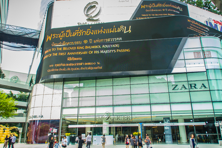 Bangkok, Thailand - September 16, 2017: People is going to shopping at the EmQuatier shopping mall. The EmQuartier is a large shopping mall in Bangkok, Thailand opened in May 2015.のeditorial素材