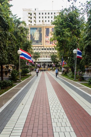 Bangkok, Thailand - December 21, 2017: Monument of Prince Mahidol Adulyadej Memorial statue at Siriraj Hospital in Bangkok, Thailand.のeditorial素材