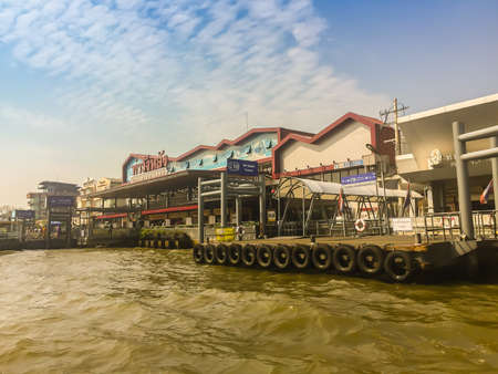 Bangkok, Thailand - January 17, 2018: Tha Wang Lang (Siriraj) Pier market, the most popular local market in this area. Located next to Siriraj Hospital and at the Wang Lang Pier aka Prannok Pier.のeditorial素材