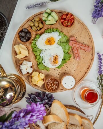 Omelette topped with pepper and sesameの写真素材