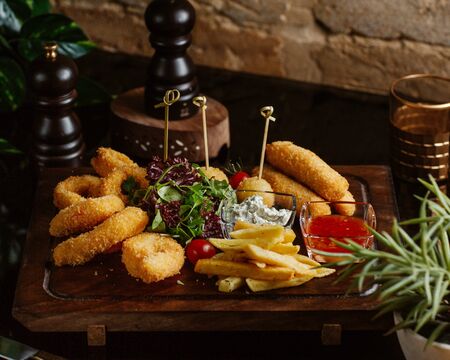 crispy snaks served with saladの写真素材