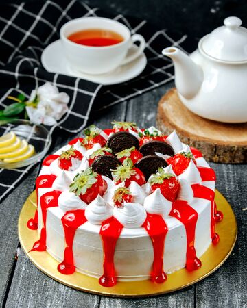 sweet cake with cream oreo and strawberryの写真素材