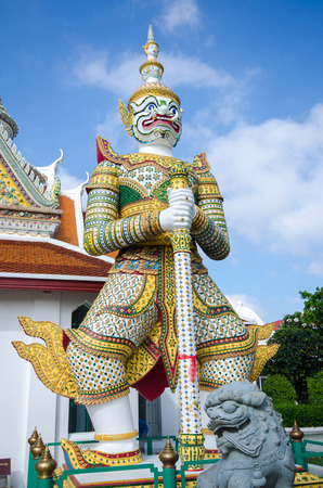 BANGKOK, THAILAND - 14September2015: The statue with sword. Wat Pho Temple in Bangkok.のeditorial素材