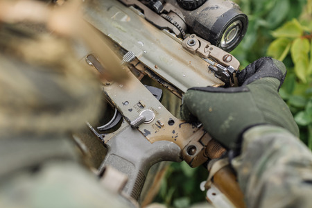 ranger repair fix the rifle with the tool in the battlefield