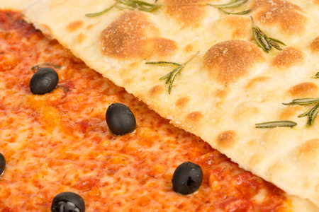 large image of pizza with black olives and the usual pizzaの写真素材