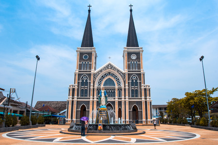 CHANTHABURI, THAILAND- APRIL15, 2015: Tourist travel at Catholic church in chanthaburi thailandのeditorial素材