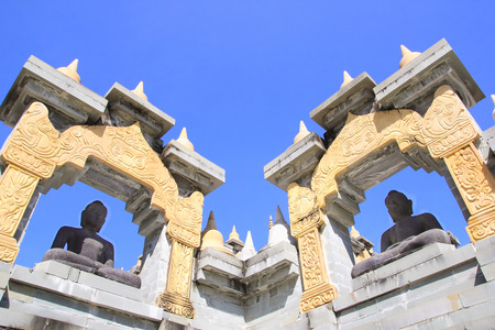 ROI ET, THAILAND - NOV04,2015: Buddha statues in Pa Kung Temple at Roi Et of Thailand. There is a place for meditation.の写真素材