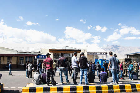 LEH, LADAKH, INDIA - JUN15, 2018: Passengers waiting the car at Kushok Bakula Rimpochee Airport in Leh, India.のeditorial素材