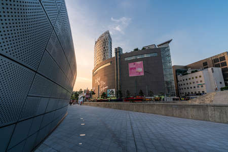 SEOUL, SOUTH KOREA - JUN 29, 2018 : Dongdaemun Design Plaza (DDP) is one of the top tourist attractions with Seoul city skyline.のeditorial素材