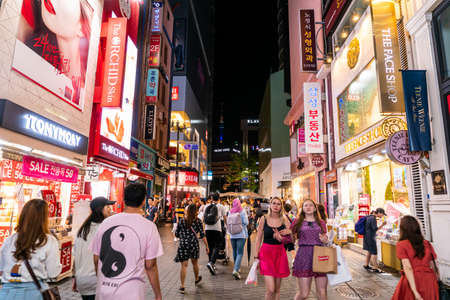 Seoul, South Korea - 30 June, 2018 : Crowded  night market in Myeongdong, the most popular shopping district for local and tourist in Seoul, South Korea.のeditorial素材