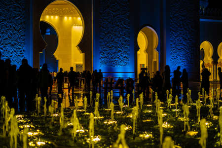 Shaking Id Mosque and People Silhouette (Abu Dhabi UAE). Shooting Location: Abdabiのeditorial素材