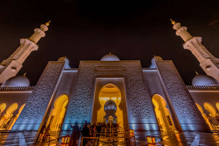 Shakezy Cayd Grand Mosque (United Arab Emirates). Shooting Location: Dubai