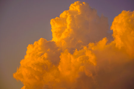 Entrance clouds illuminated by the sunset. Shooting Location: Kanagawa -ku, Yokohama