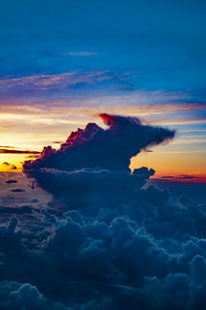 Dusk on the clouds. Shooting Location: Osaka prefecture