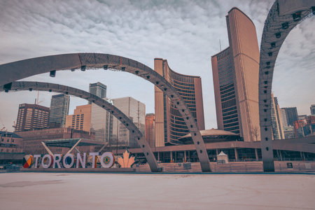 City Hall through the arch. Shooting Location: Torontoの写真素材