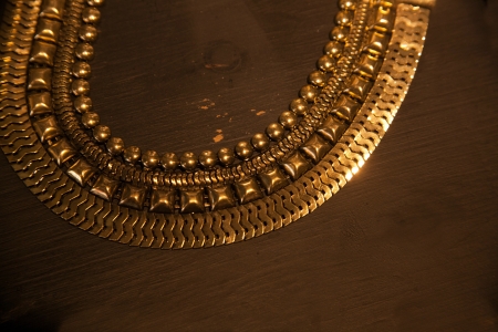 gold luxy neck chainの写真素材