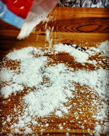 Prepare Christmas gingerbread, delicious cookie.の素材