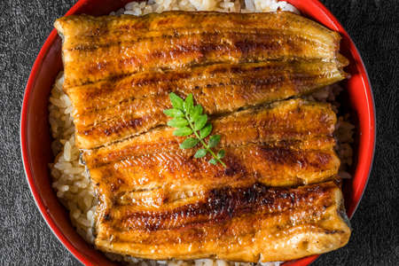 Nel and rice in a lacquered box