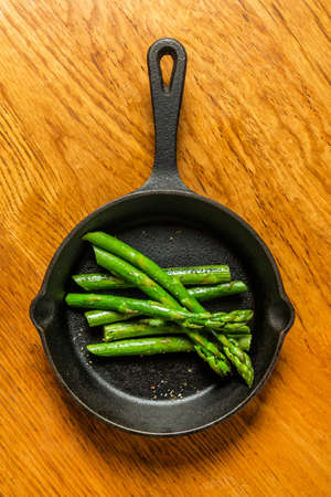 Asparagus Grilled Asparagus Fried in a Skilletの写真素材