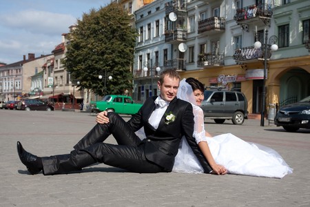 Happy bride and groom on their wedding dayの写真素材