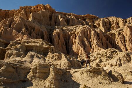 tourist woman in the desertの写真素材