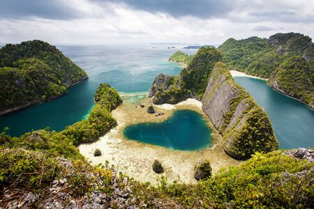 Dafalen geosite viewpoint Misool, Raja Ampat, Indonesiaの写真素材