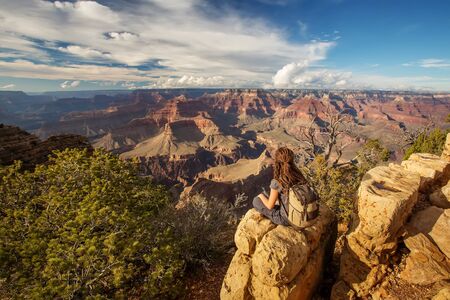 A hiker in the Grand Canyon National Park, South Rim, Arizona, USA.
の写真素材
