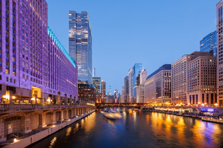 Scenic view of downtown Chicago during sunset with iconic skyscrapersの写真素材