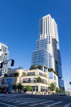 Los Angeles, California, United States - October 01 2022: View of downtown Los Angeles with modern skyscrapers, busy streets and urban atmosphere in the city center.のeditorial素材