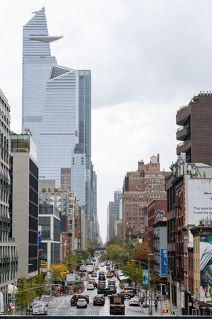 New York City, New York, United States - October 13 2022: View of New York City with busy streets, traffic and tall buildings showing the dynamic urban atmosphere of Manhattanのeditorial素材